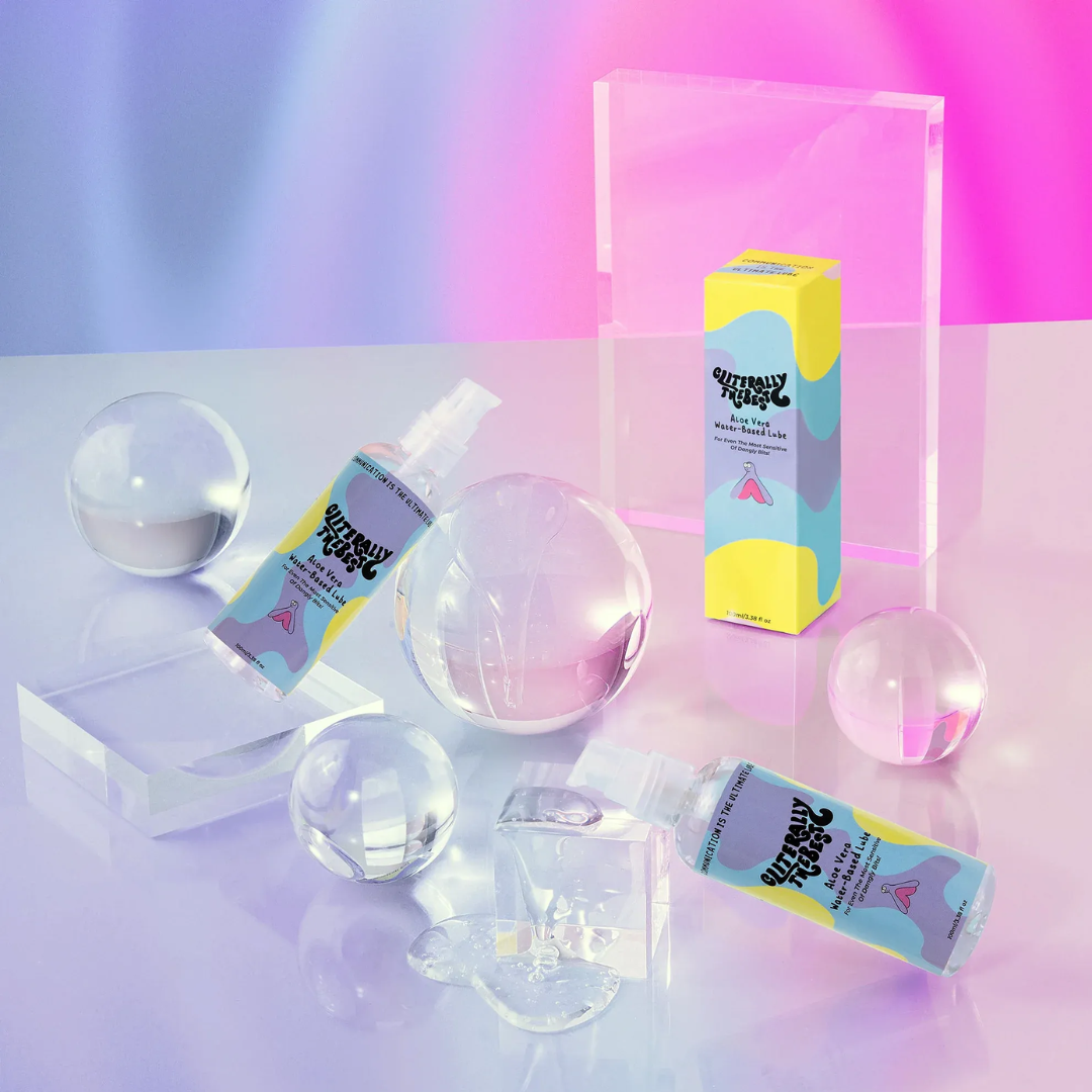 MERCH, PRINT & PACKAGING DESIGN
Stand-out merch & product packaging—Leaflets, posters, roll-up banners—Realistic merch/apparel mockups